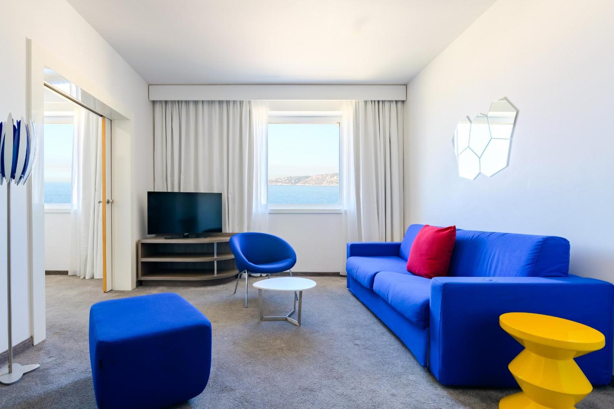 Hotel Golden Tulip Marseille Euromed Exterior foto